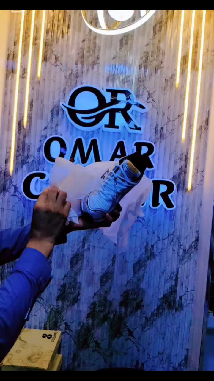 @Omar center