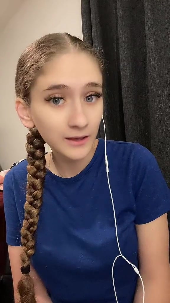 @Missphoebev