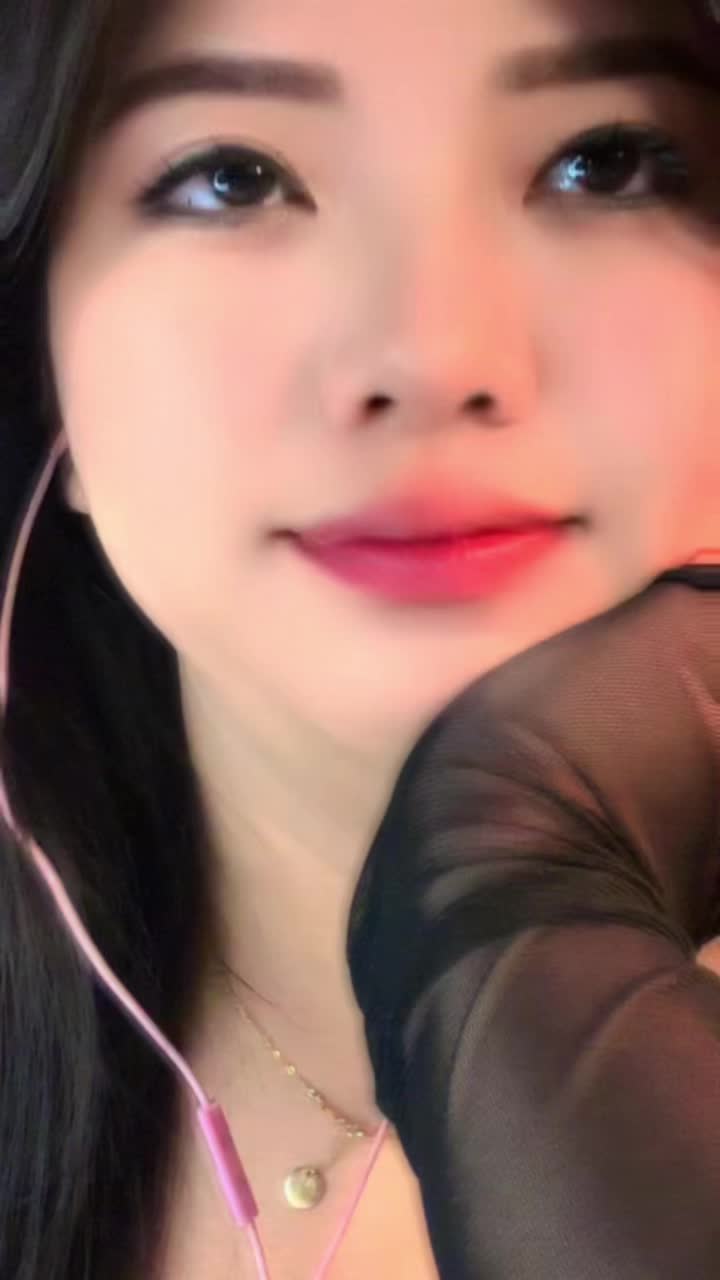 @🌺 Khin Kyae Hmone San 🌺