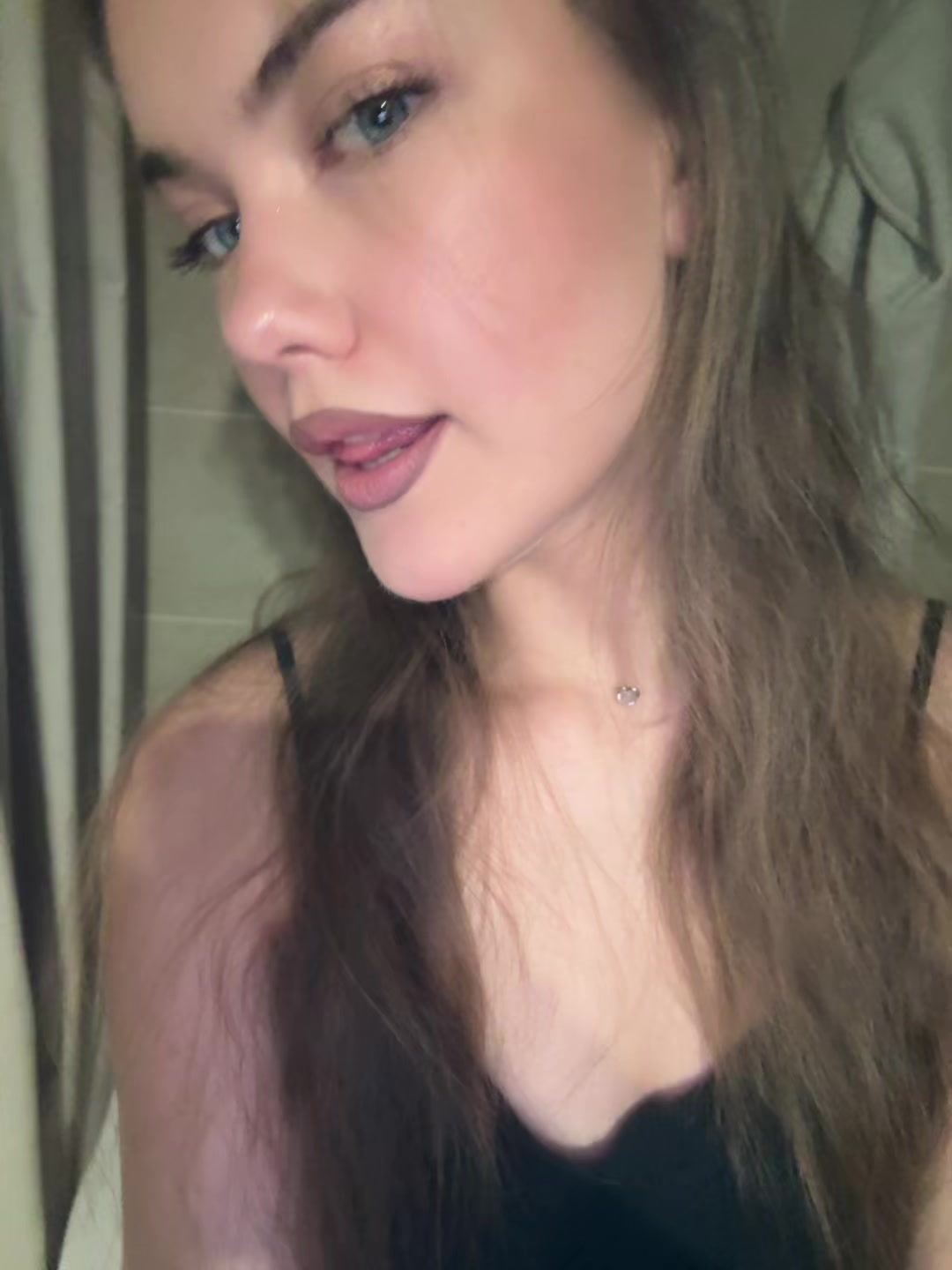 @___