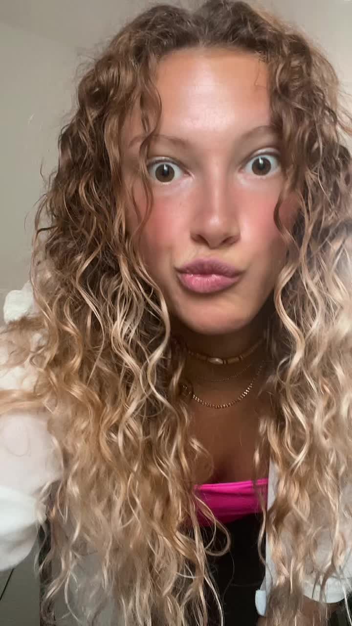 @Nicole🌻