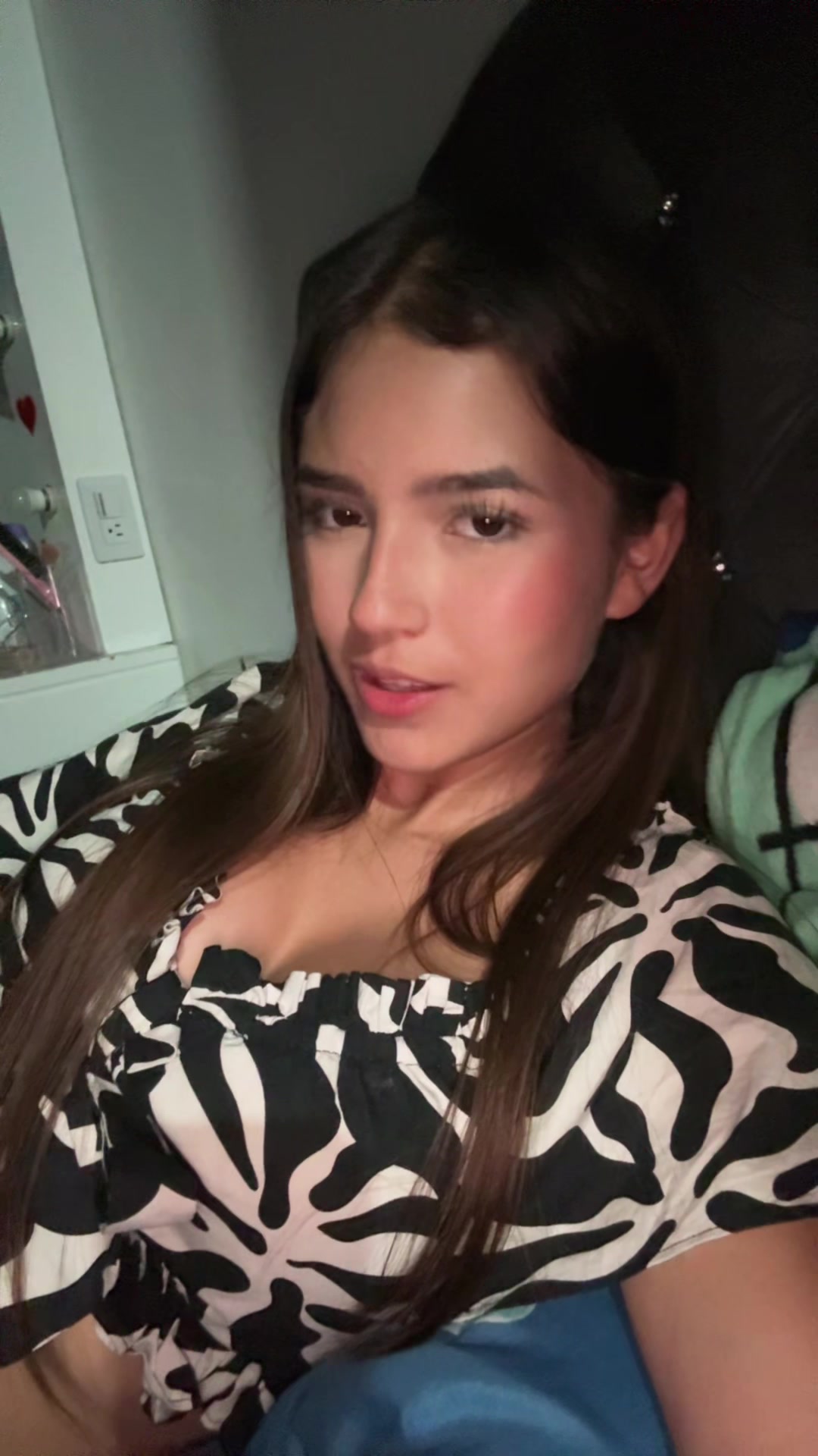 @Valxntina