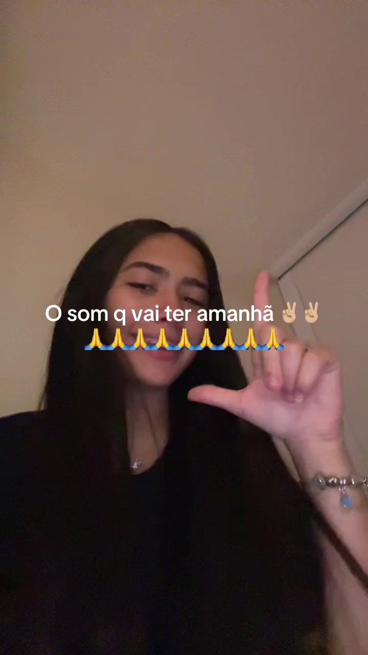 @Julia.Barreto 🪽🌟💵📸🍸💍