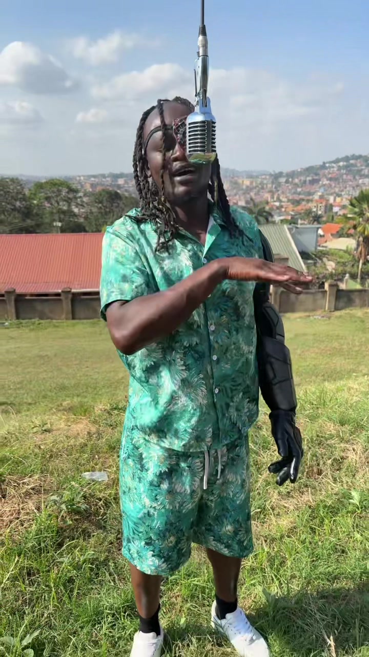 @FlossDaArtist🇺🇬🇬🇧