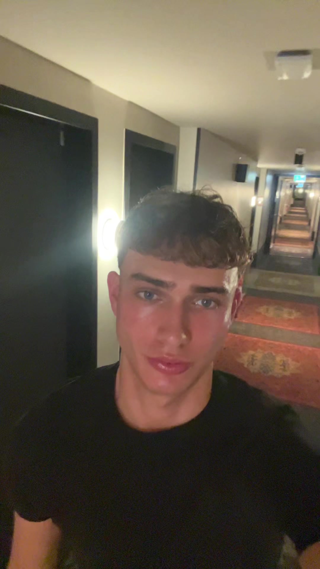 @𝕭𝖊𝖓𝖆𝖓