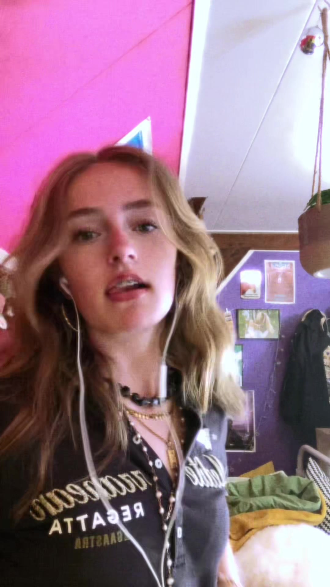 @Elise