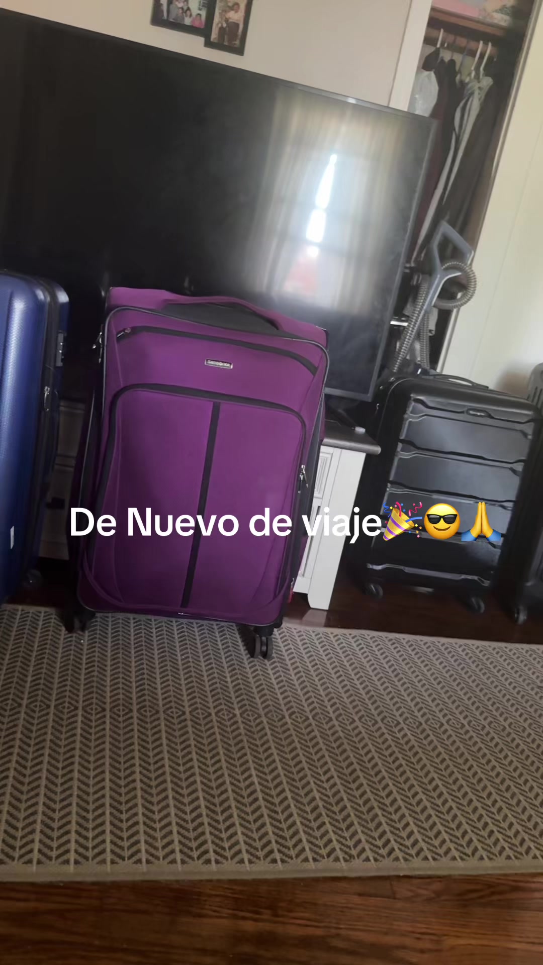 @Denisse A