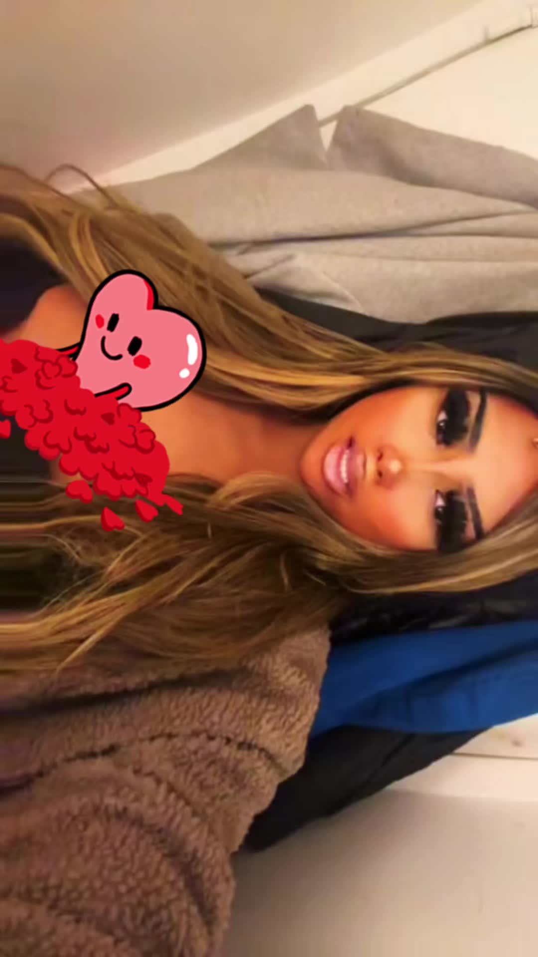 @🫦