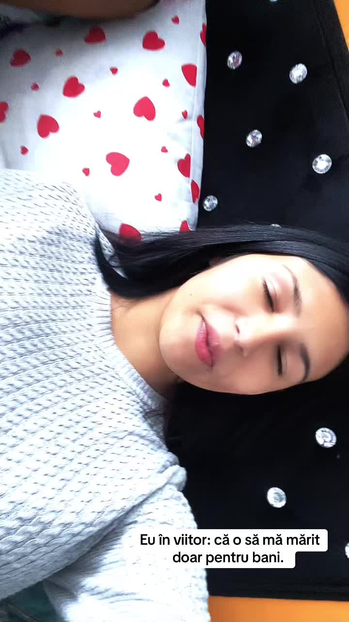 @Esmi_🇮🇳🇧🇷