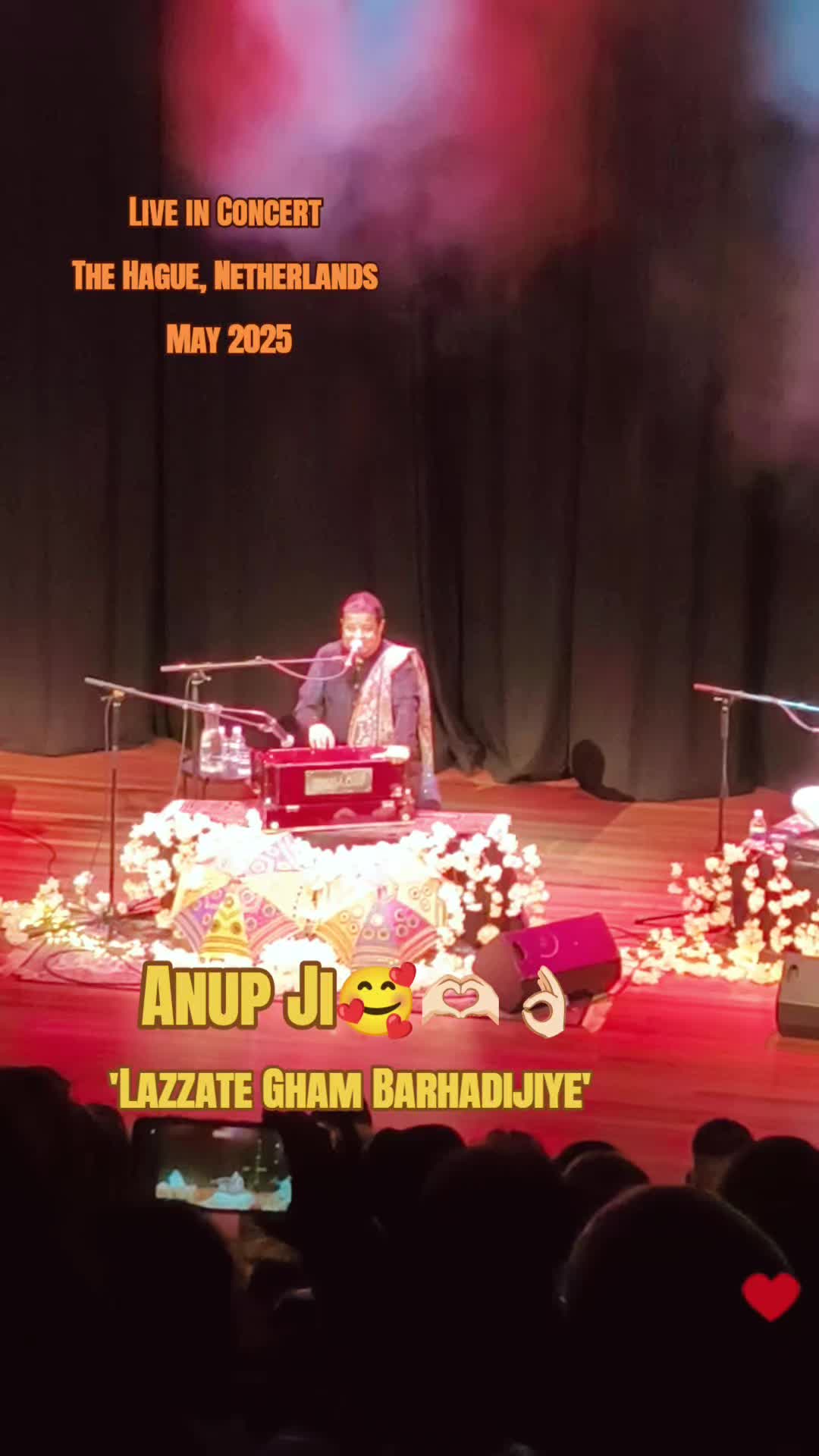 @AnitaB.