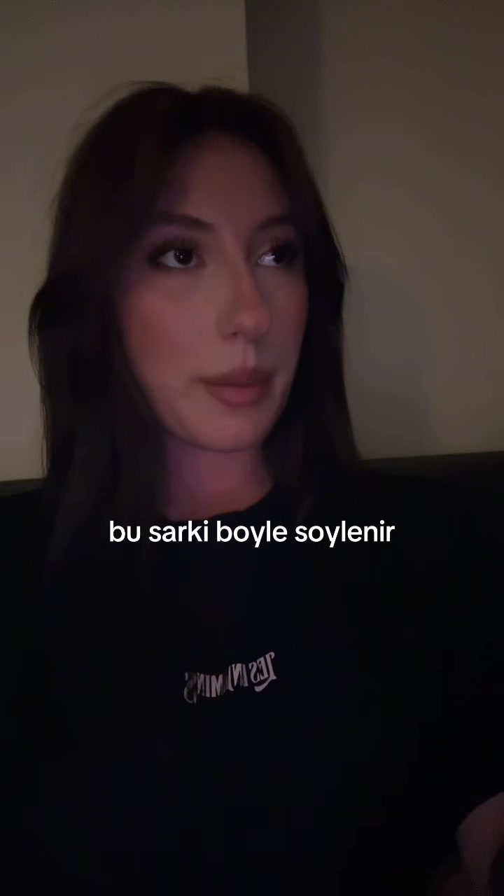 @mellylline