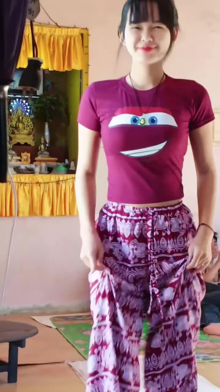 @မြန်မာအလန်းလေးများ