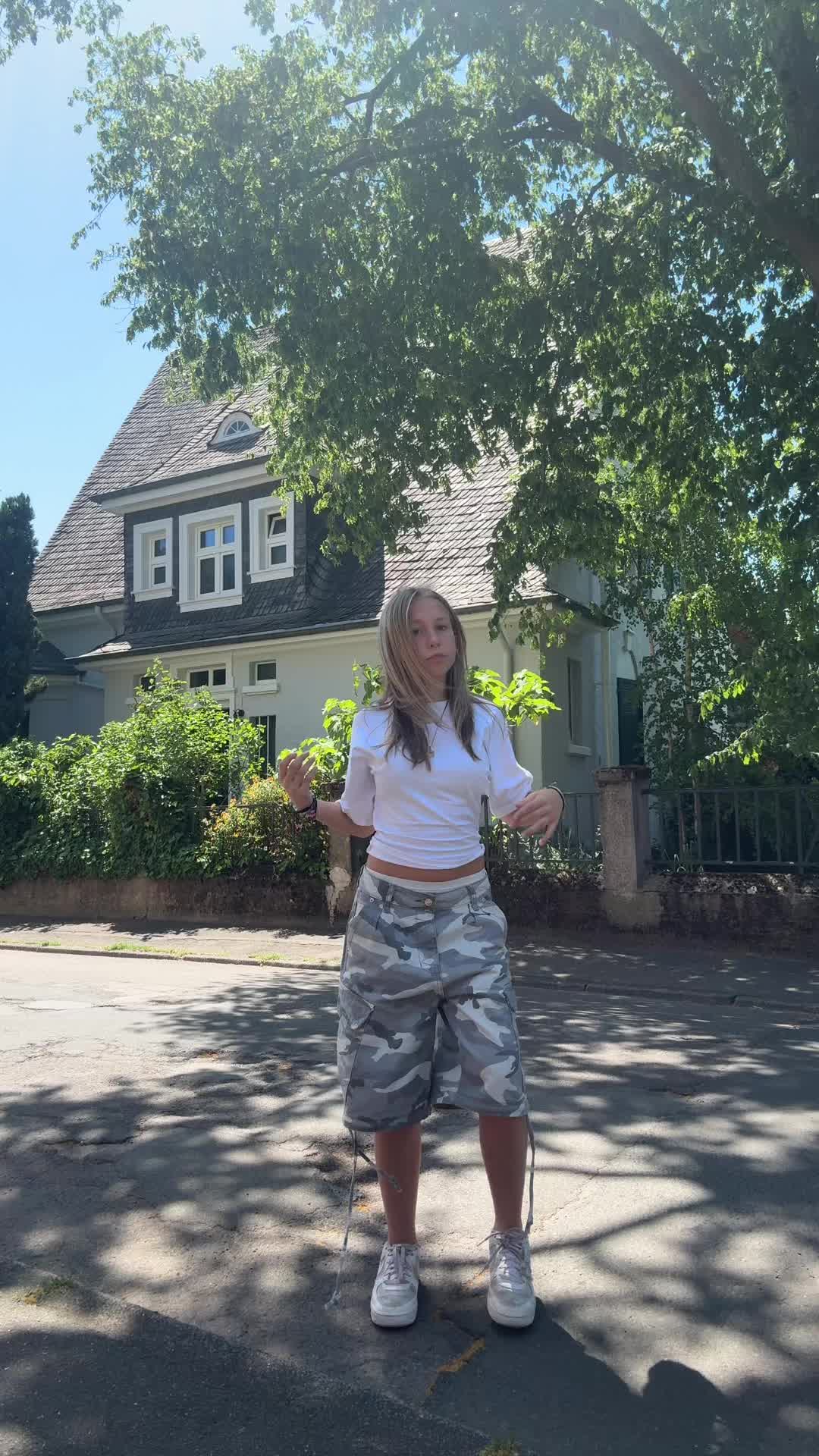 @vali_dance.acc