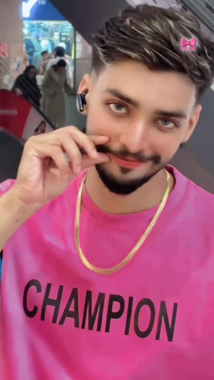 @✨&Scaron;ona\ Řajpoot👑