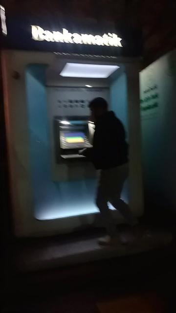 @ozcan_urn01