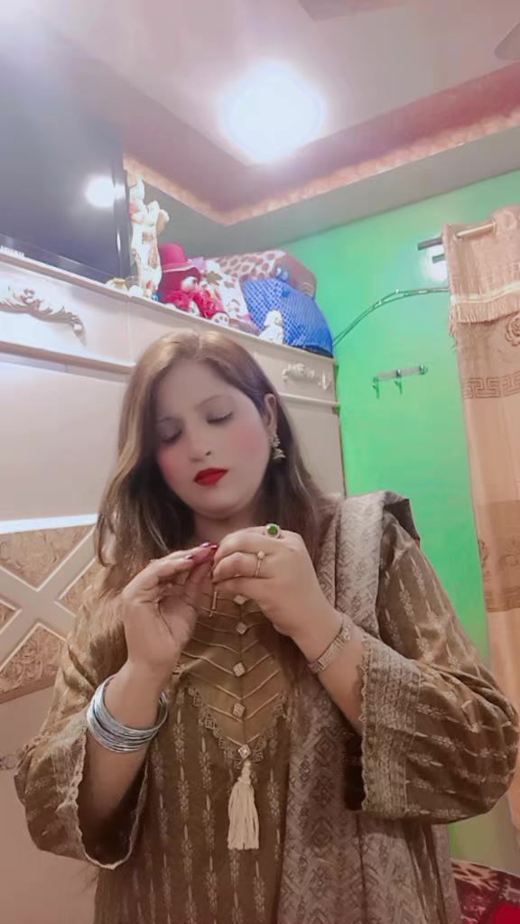 @Lovely Sandhiya67