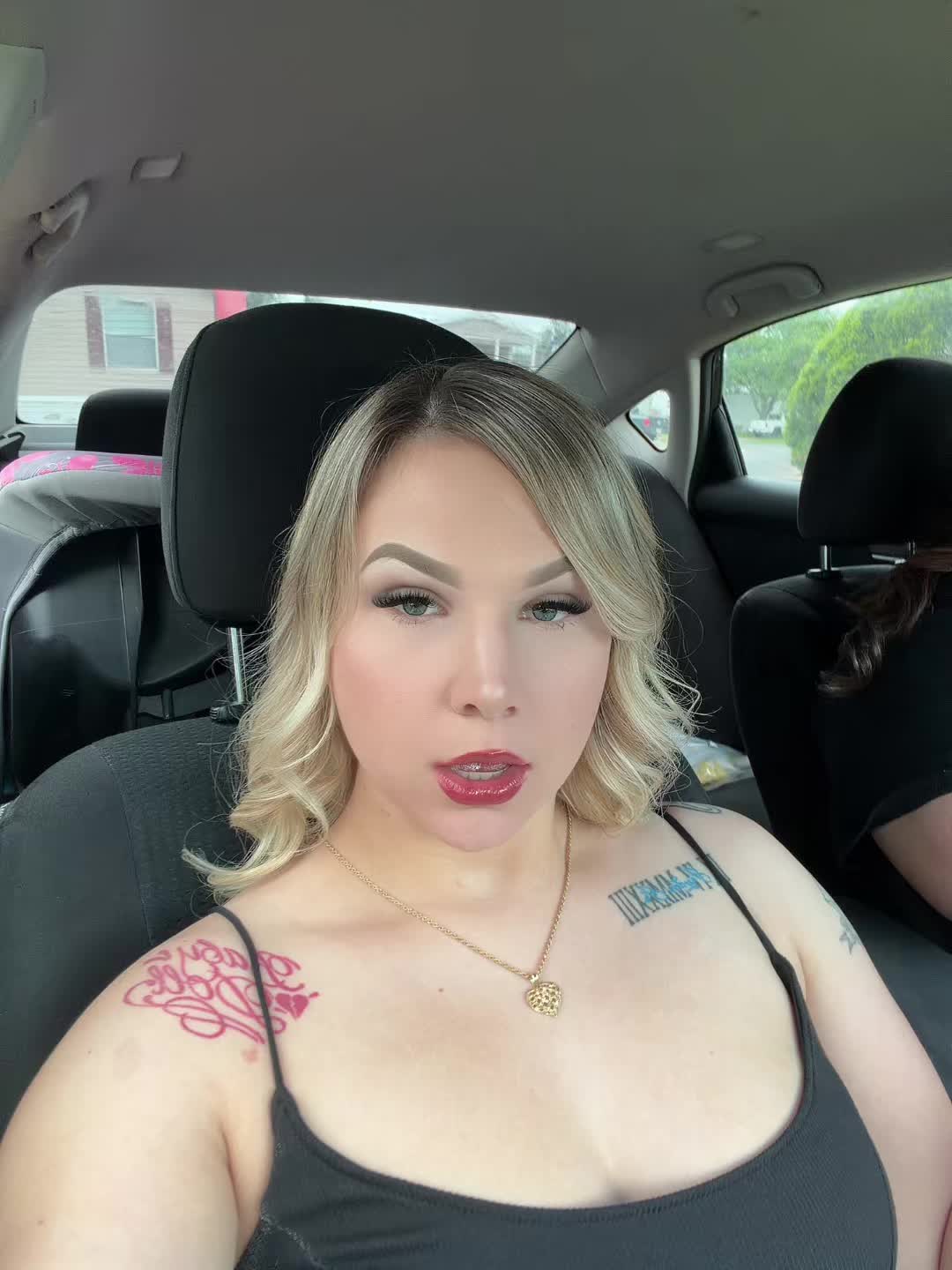 @okkchristinaaa