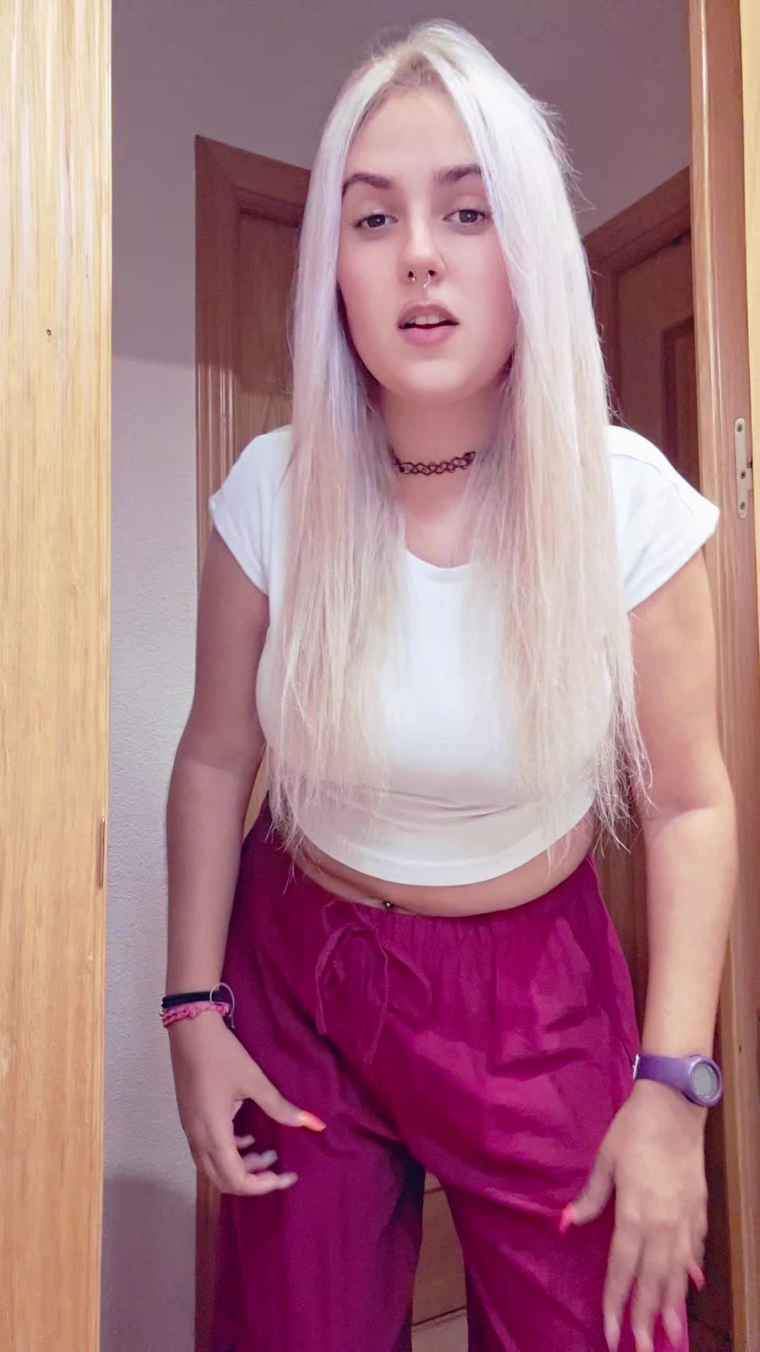 @SeñoritaEsme