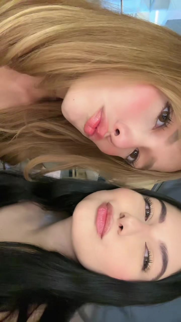 @Bella