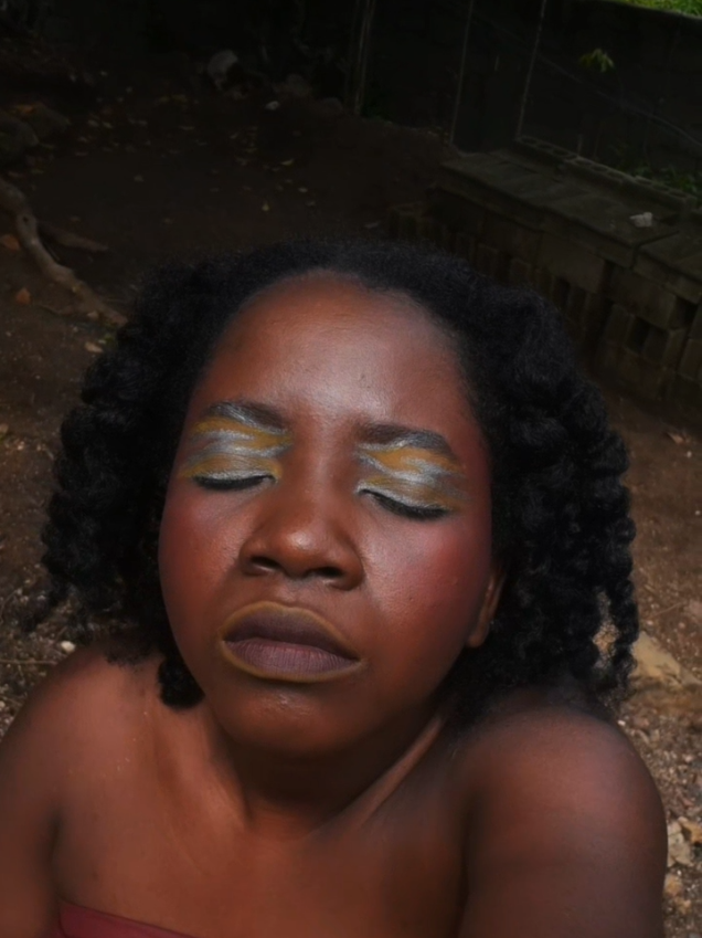 @UrbanLilyAyiti