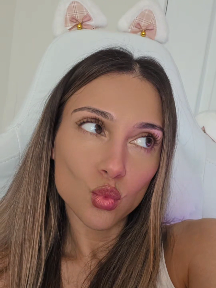 @OLIVIA๐