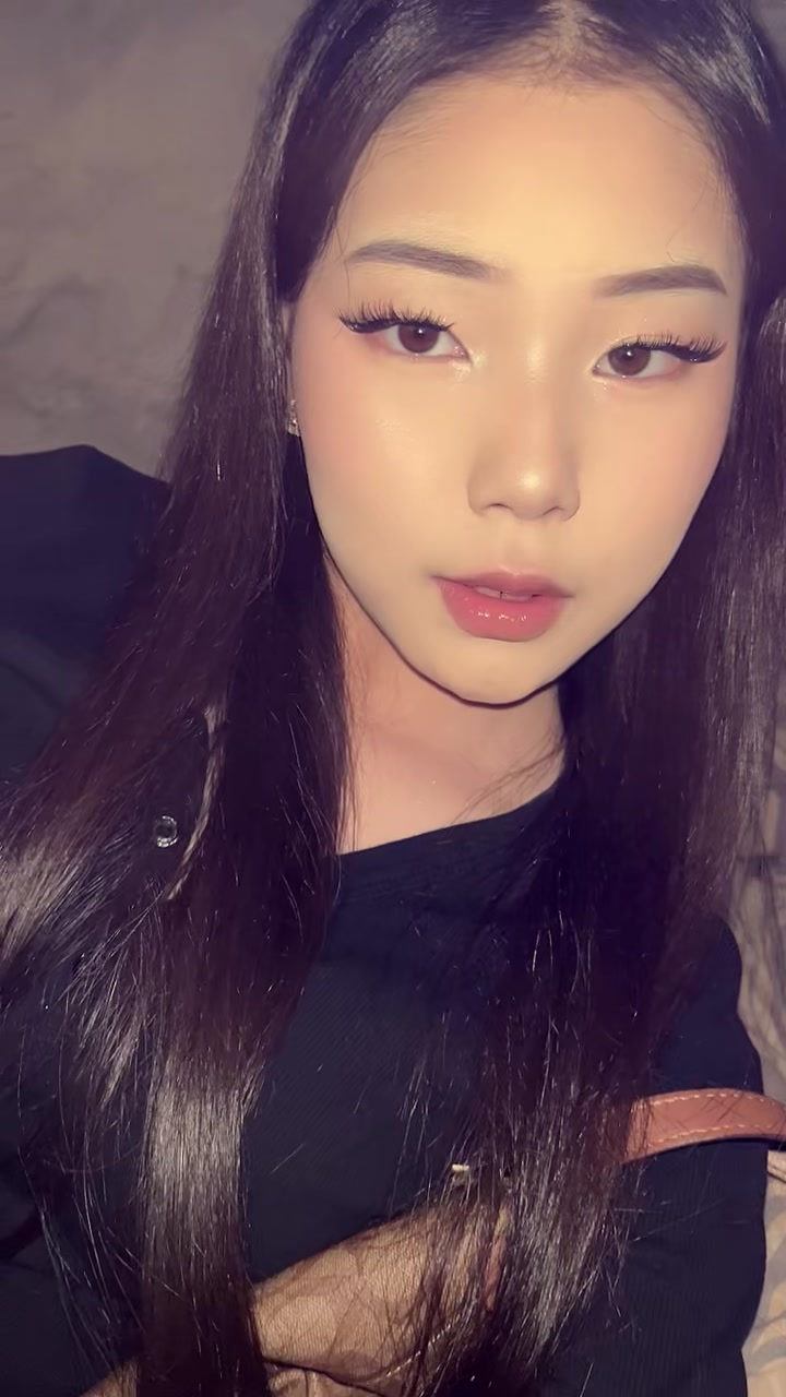 @𝐜𝐡𝐞𝐫𝐢𝐥