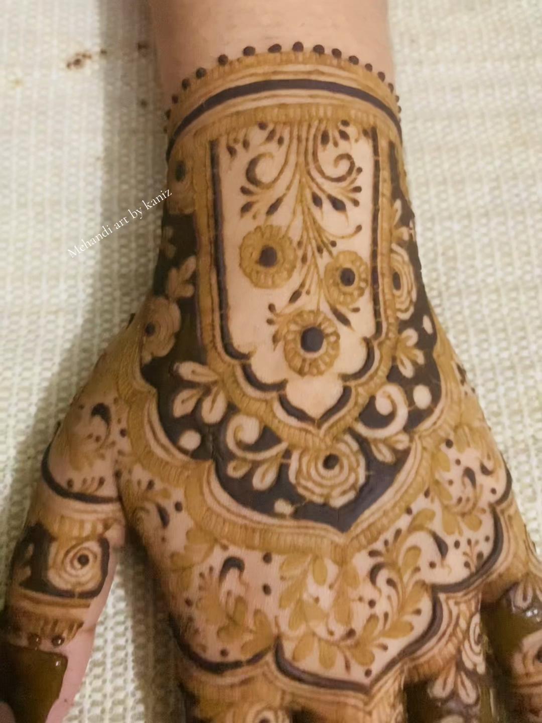 @Mehandi art by kaniz