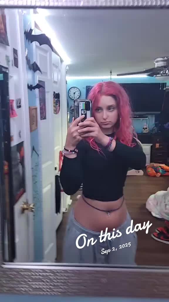 @Megan😻🖤