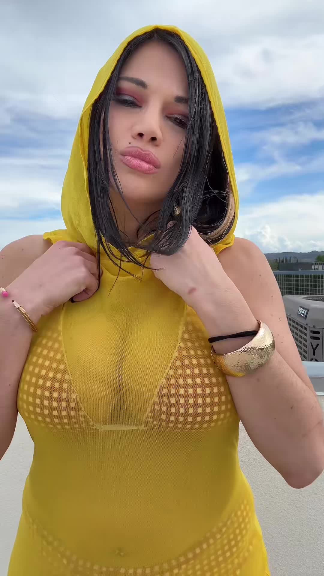 @itsmonaazar