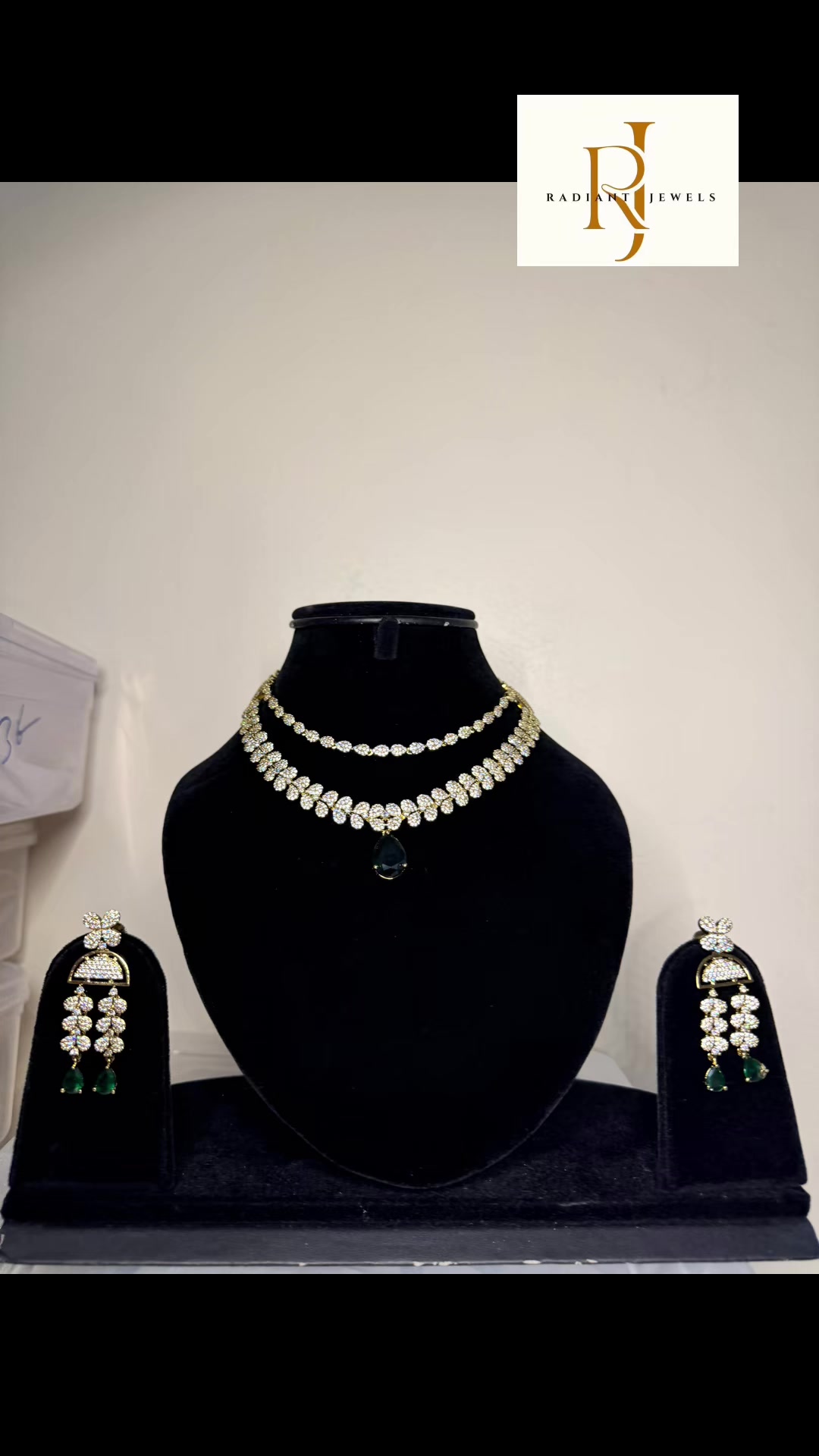 @Famous Radiant Jewels 🇨🇦🍁
