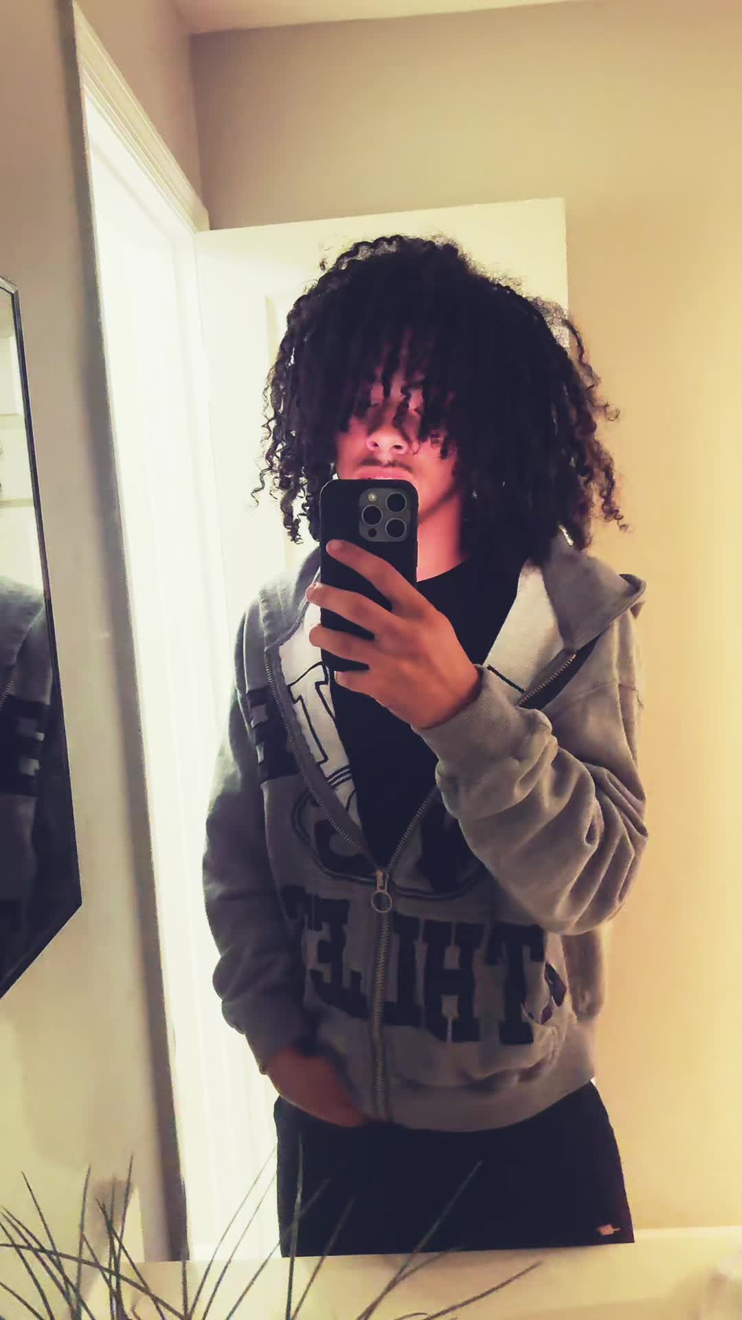 @🏚️