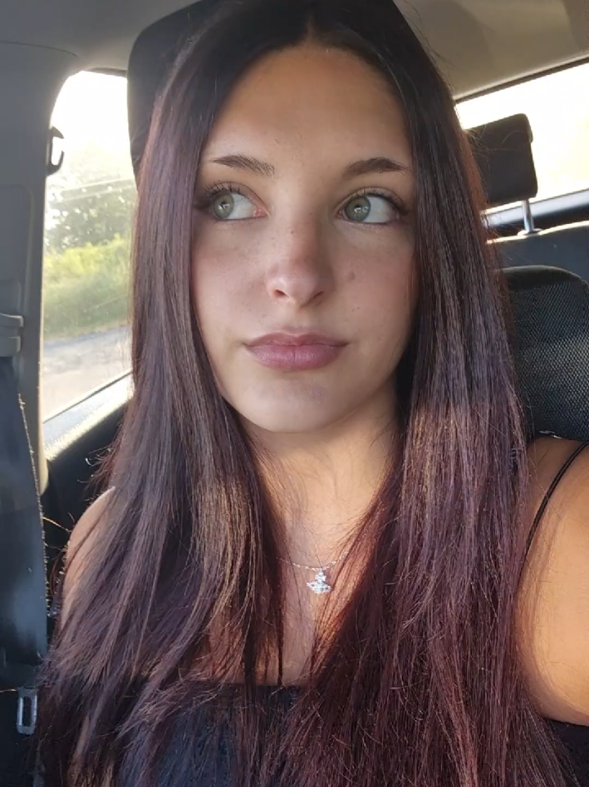 @🖤💄🌶🎧⚘️