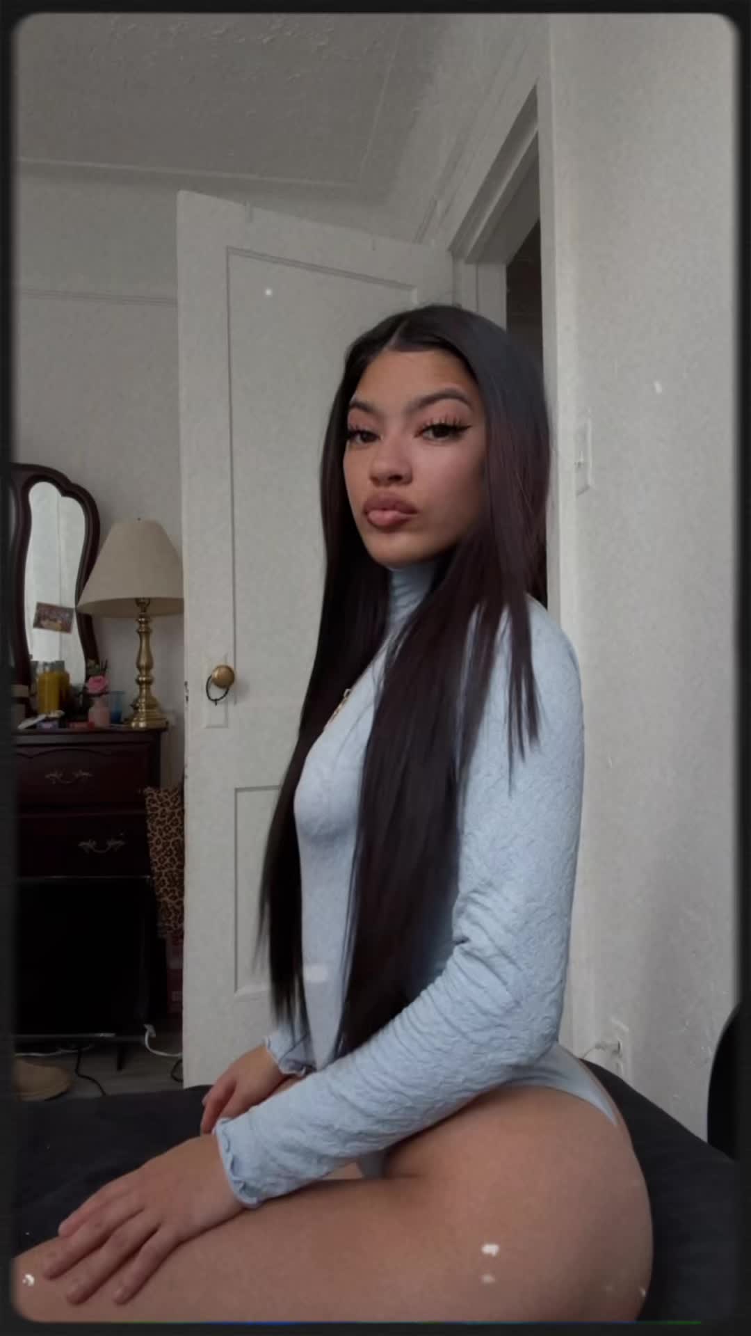 @foreigndoll 💋