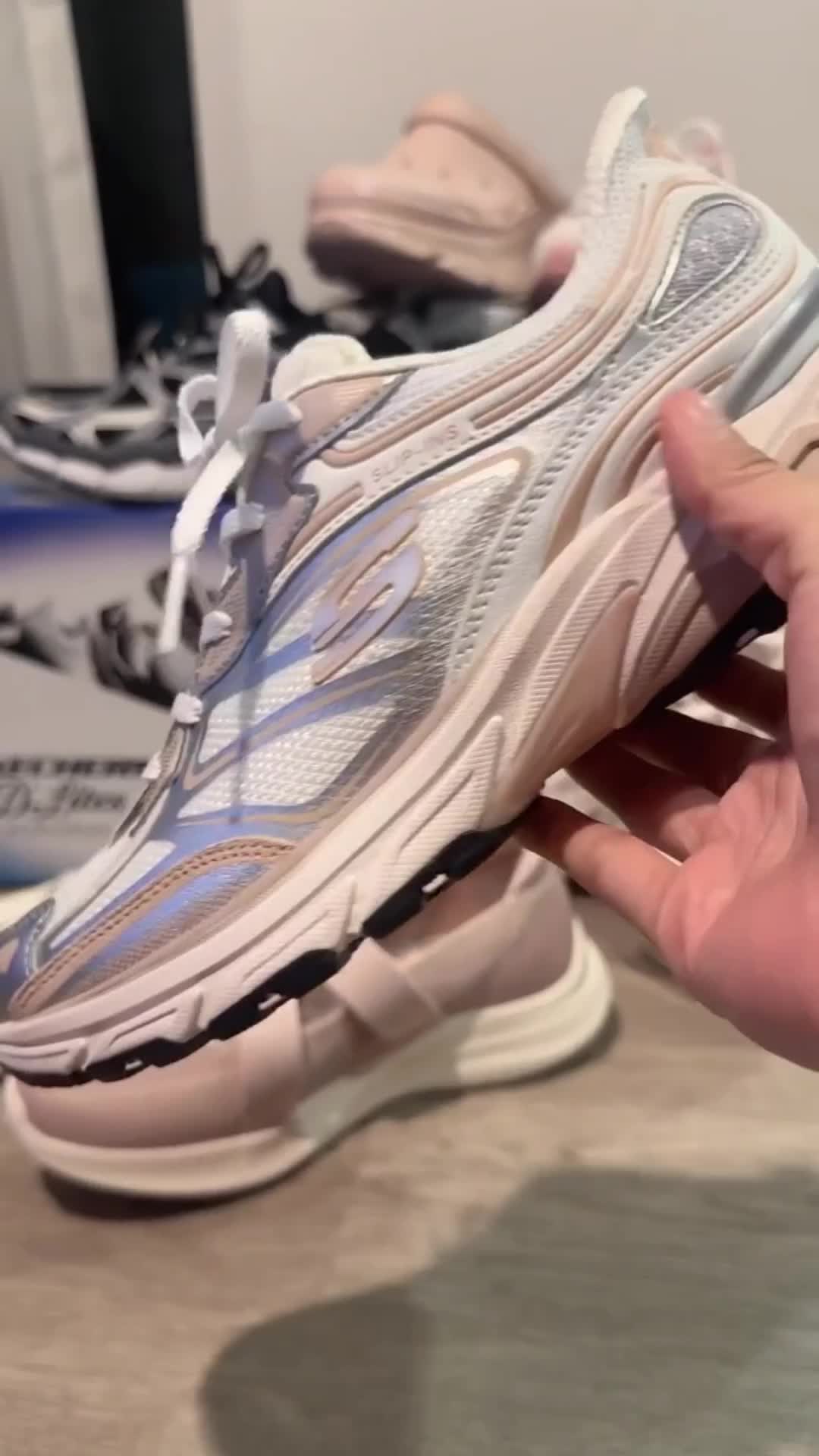 @K.S6titchSkechers
