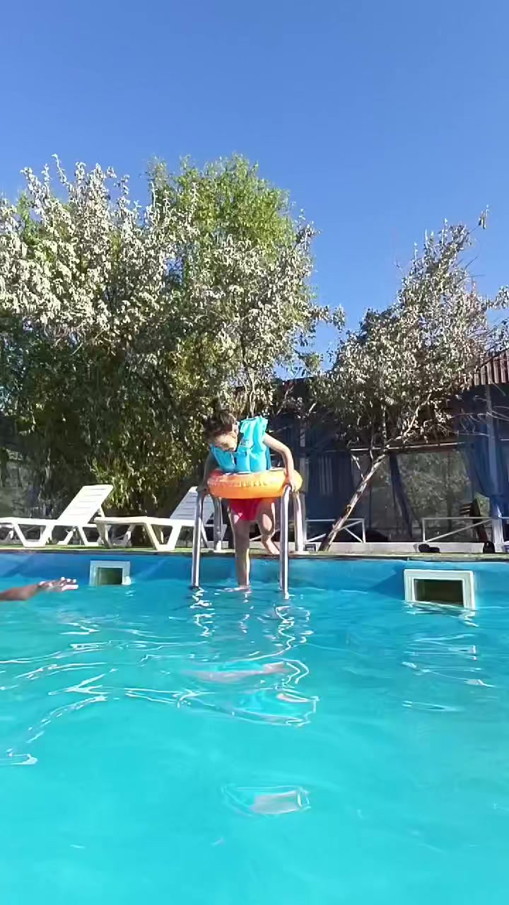 @MontiShoG