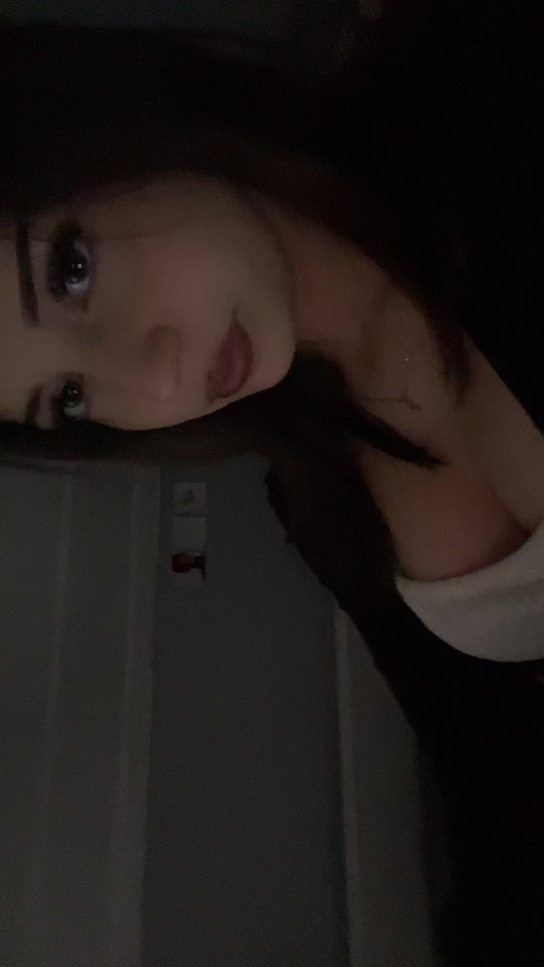 @Bella