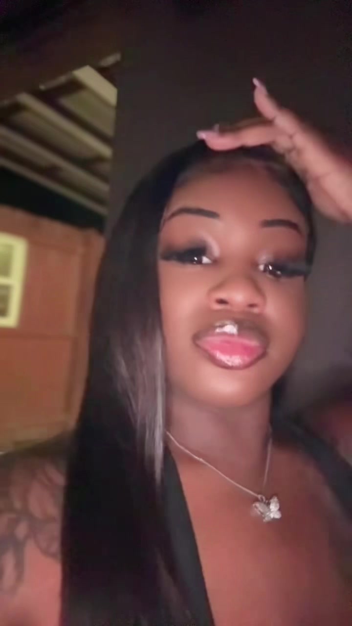 @tharealniaa