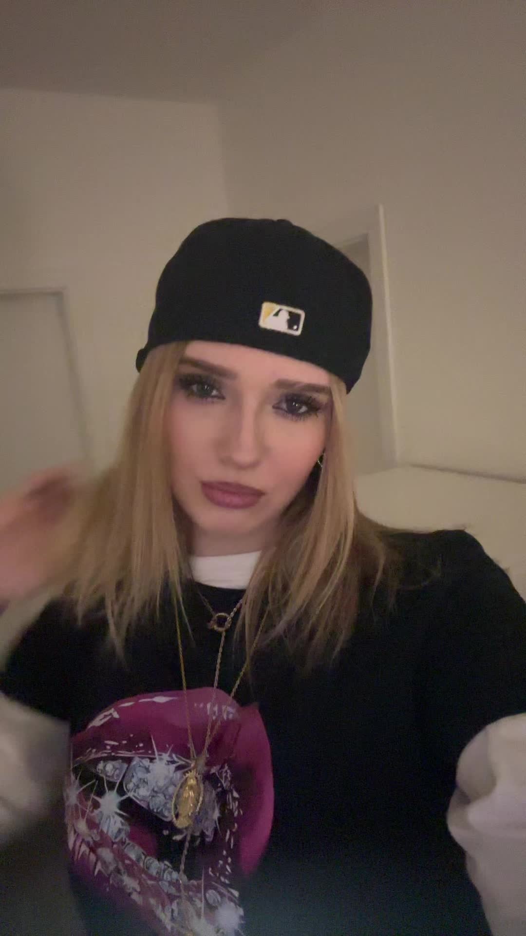 @Leonie