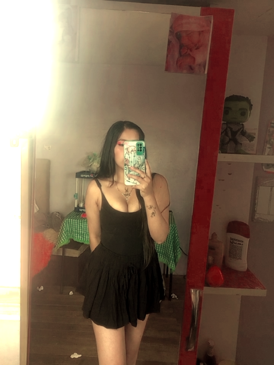 @i'am Nicole🤍🕷️