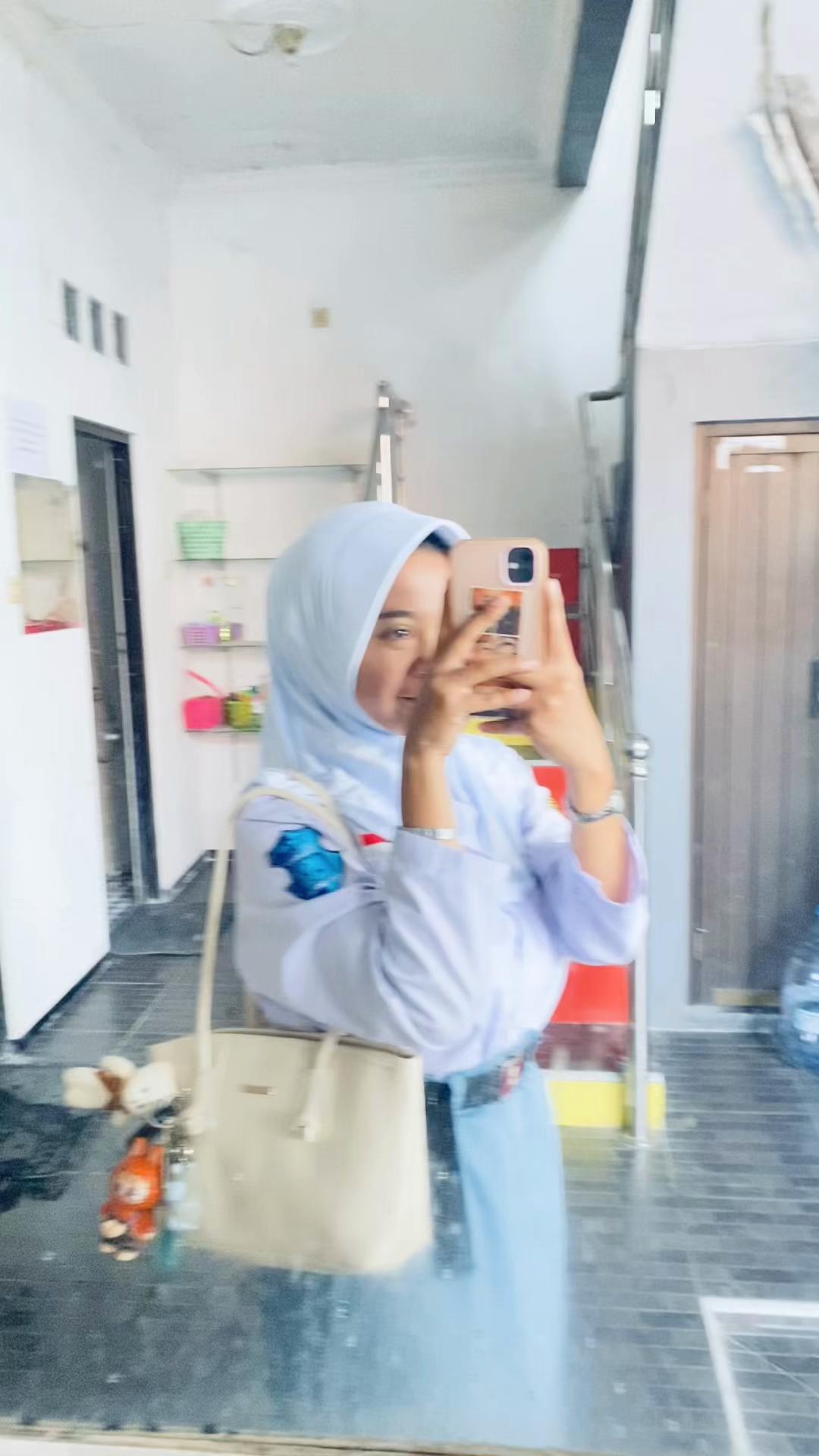 @anglrhmdni