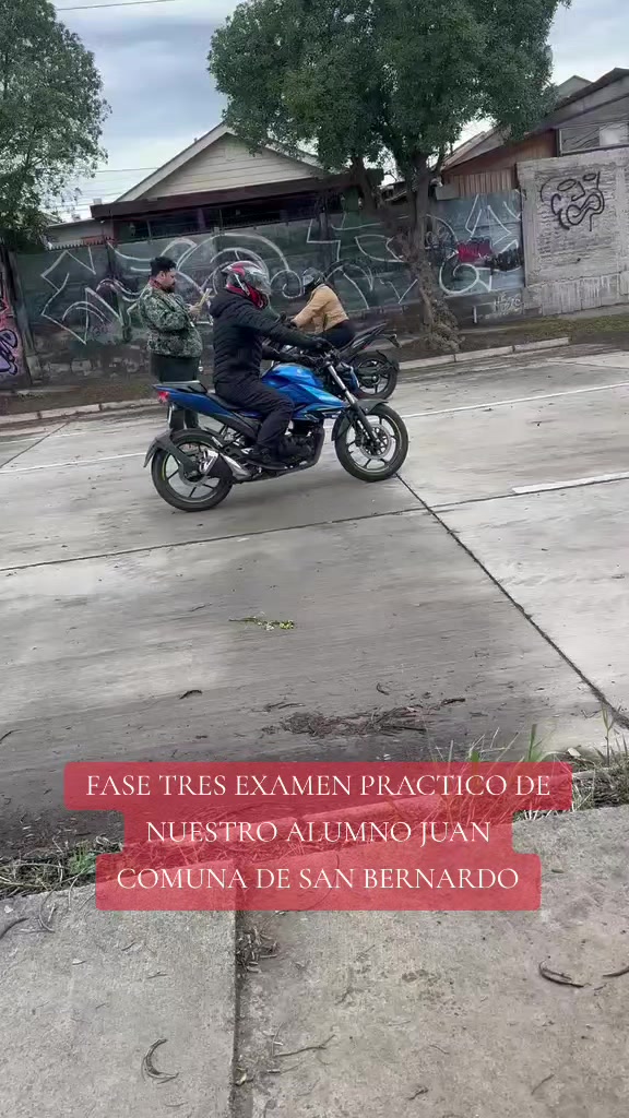 @CLASESDEMOTO.GIXXERMANIA