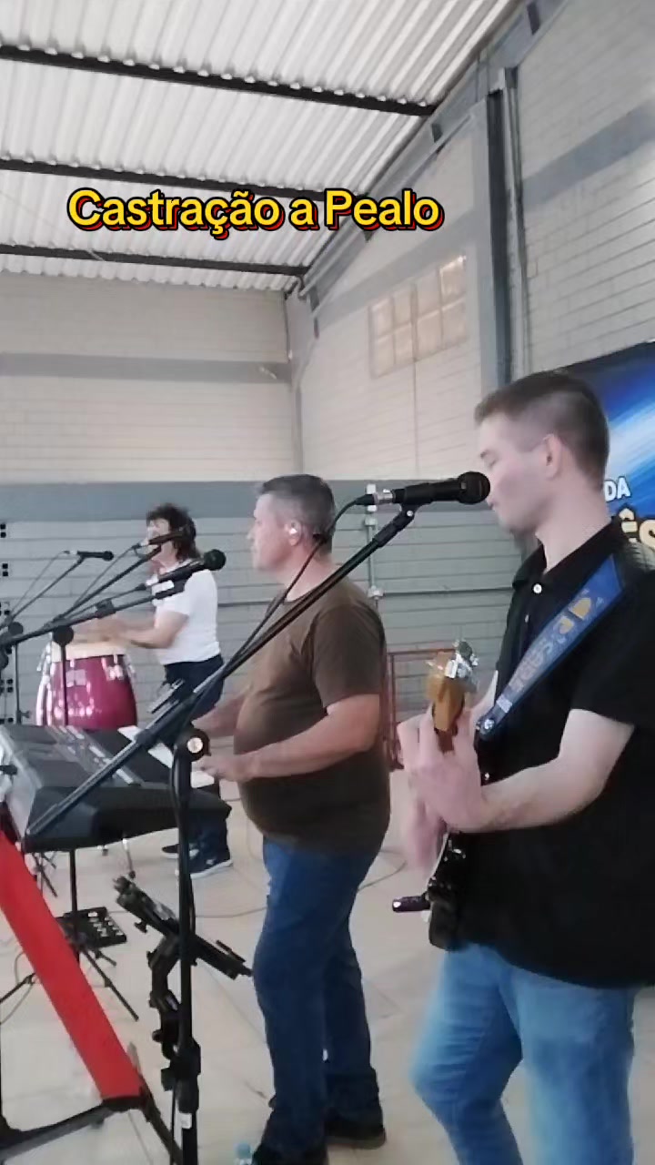 @Três Hermanos