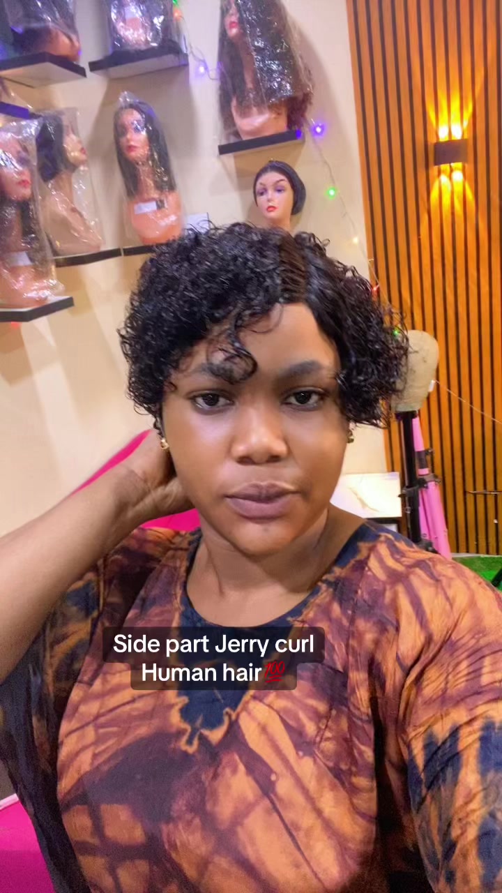 @Wig Stylist in Osogbo