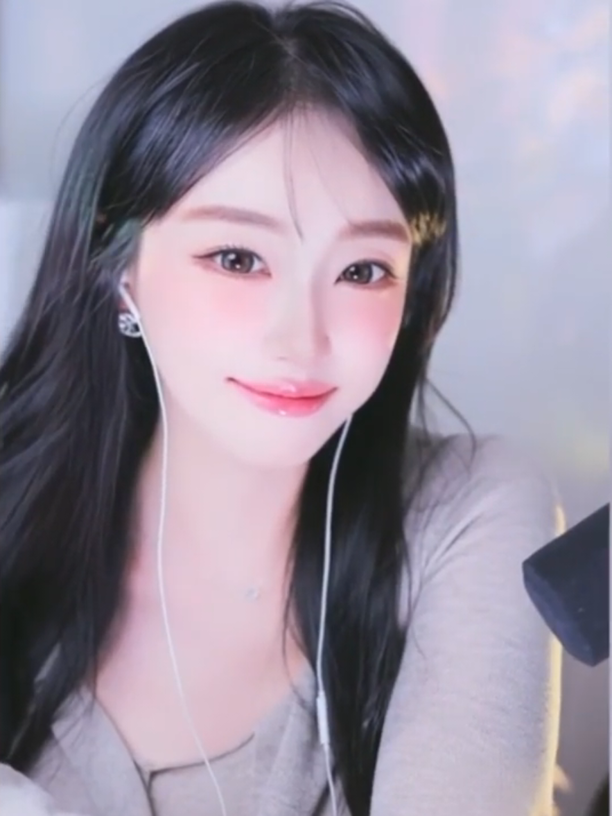 @🍆🐧ROKI 꼬봉짓하는 올리비아
