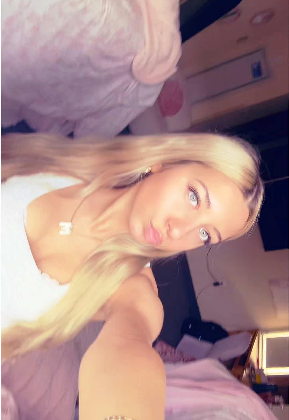@M I A