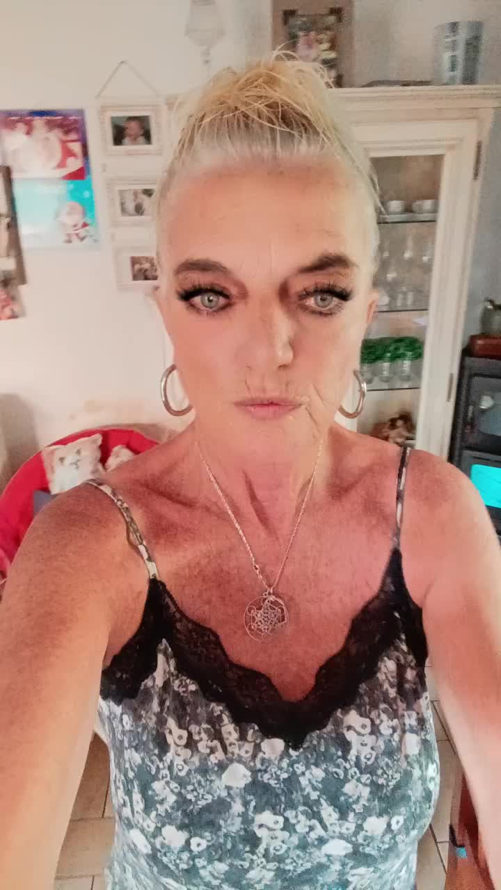 @Dany 11🦋🦋🐞🐞🌞