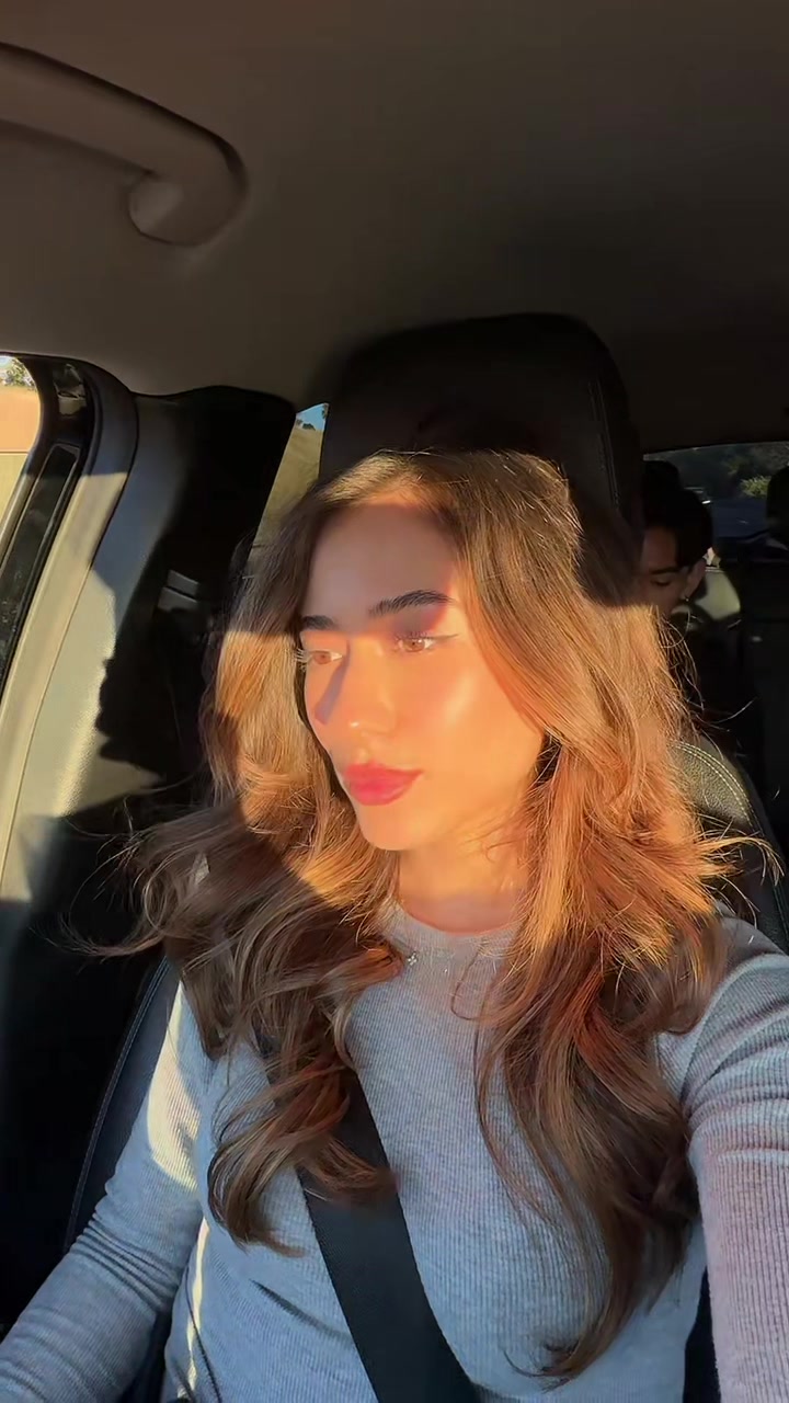 @Bella