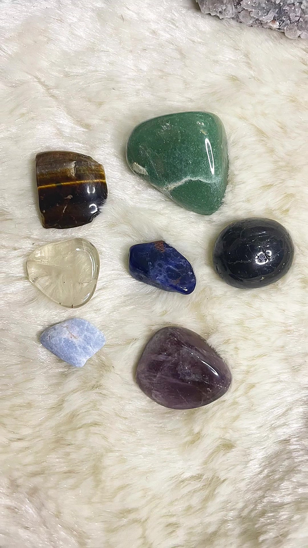 @IlovecrystalsAndstones