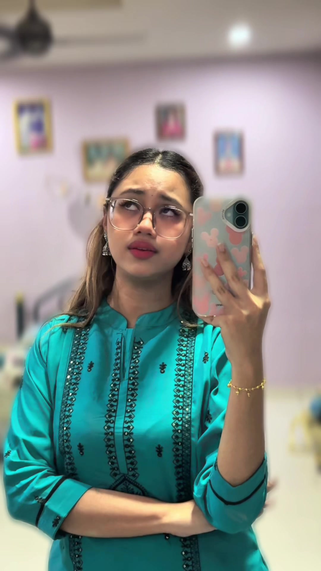 @🕊️🤍Karthigaa 🤍🕊️