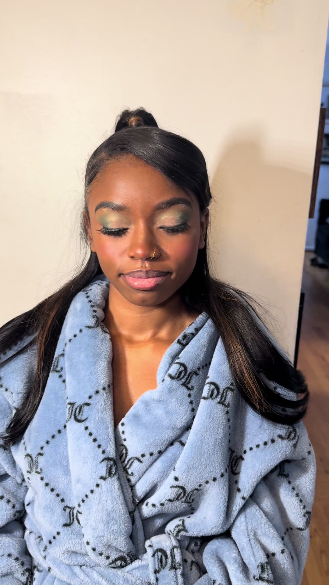 @Makeup By Vonn
